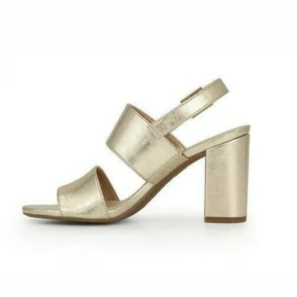Timeless strappy silhouette block heel. SIZE 6M - Picture 6 of 6